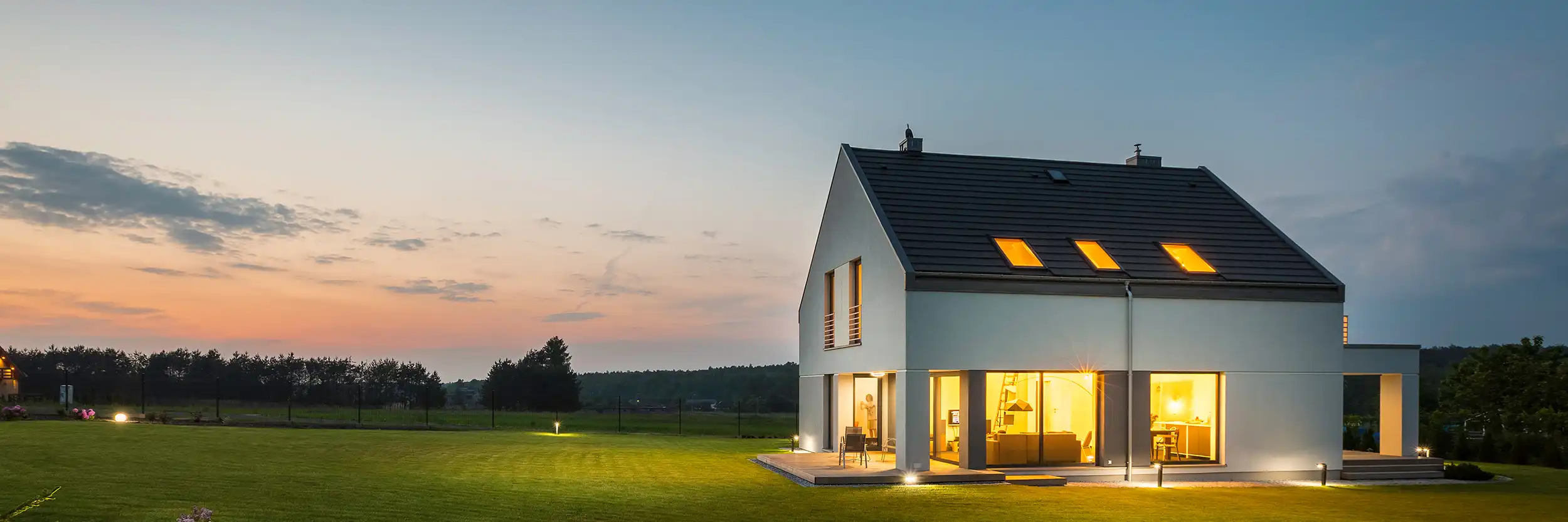 Bauunterlagen und technische Nachweise: Modernes Haus mit großem Garten