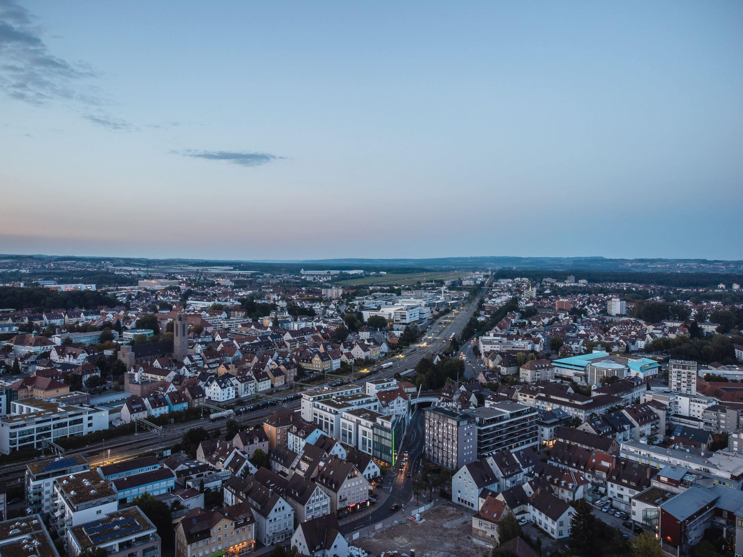 Bauregion 6 Stadtansicht bei Dämmerung, ruhige Atmosphäre